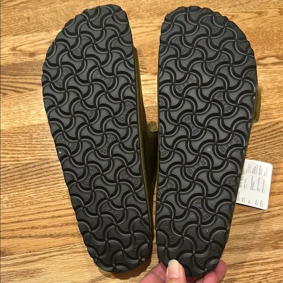 Birkenstock Arizona Shearling lined, Olive Sandals size 9 - Picture 3 of 7